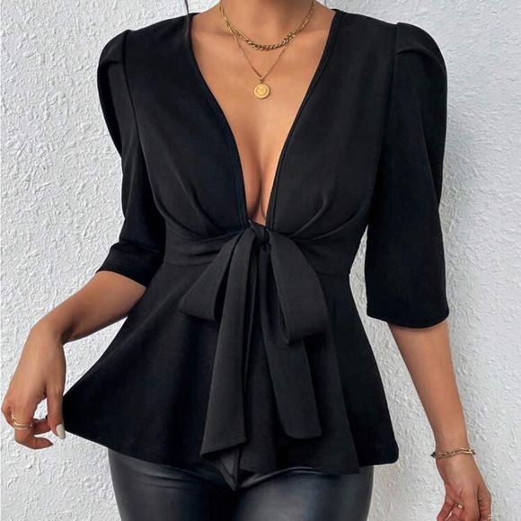 Black Plunging Neck Puff Sleeve Top - Picture 4 of 6